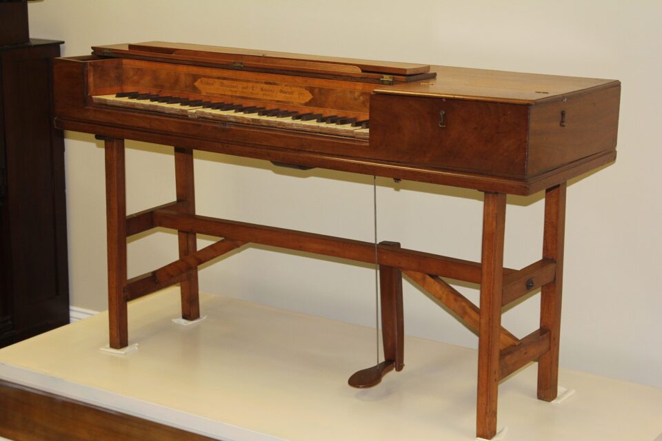 1782 Buntebart square piano (London)