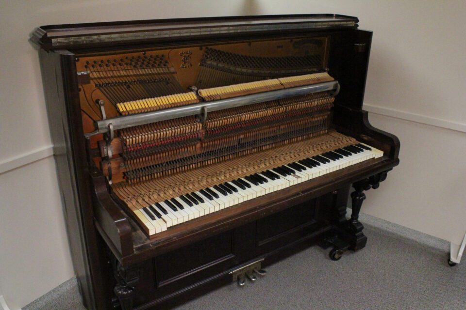 1897 Heintzman transposing piano open mid