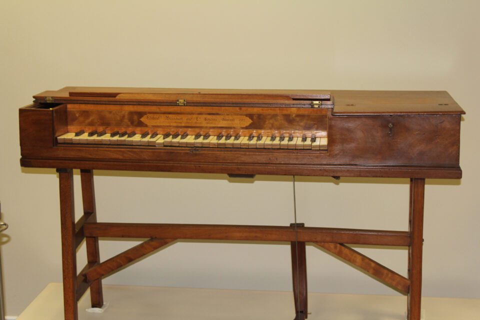 1782 Buntebart square piano front