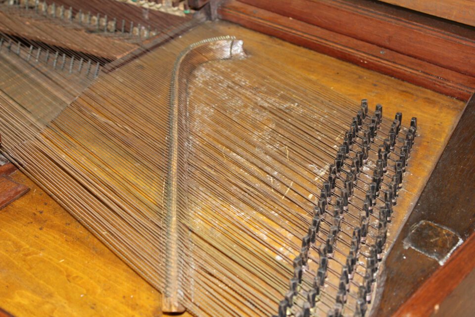 1782 Buntebart square piano tuning pins
